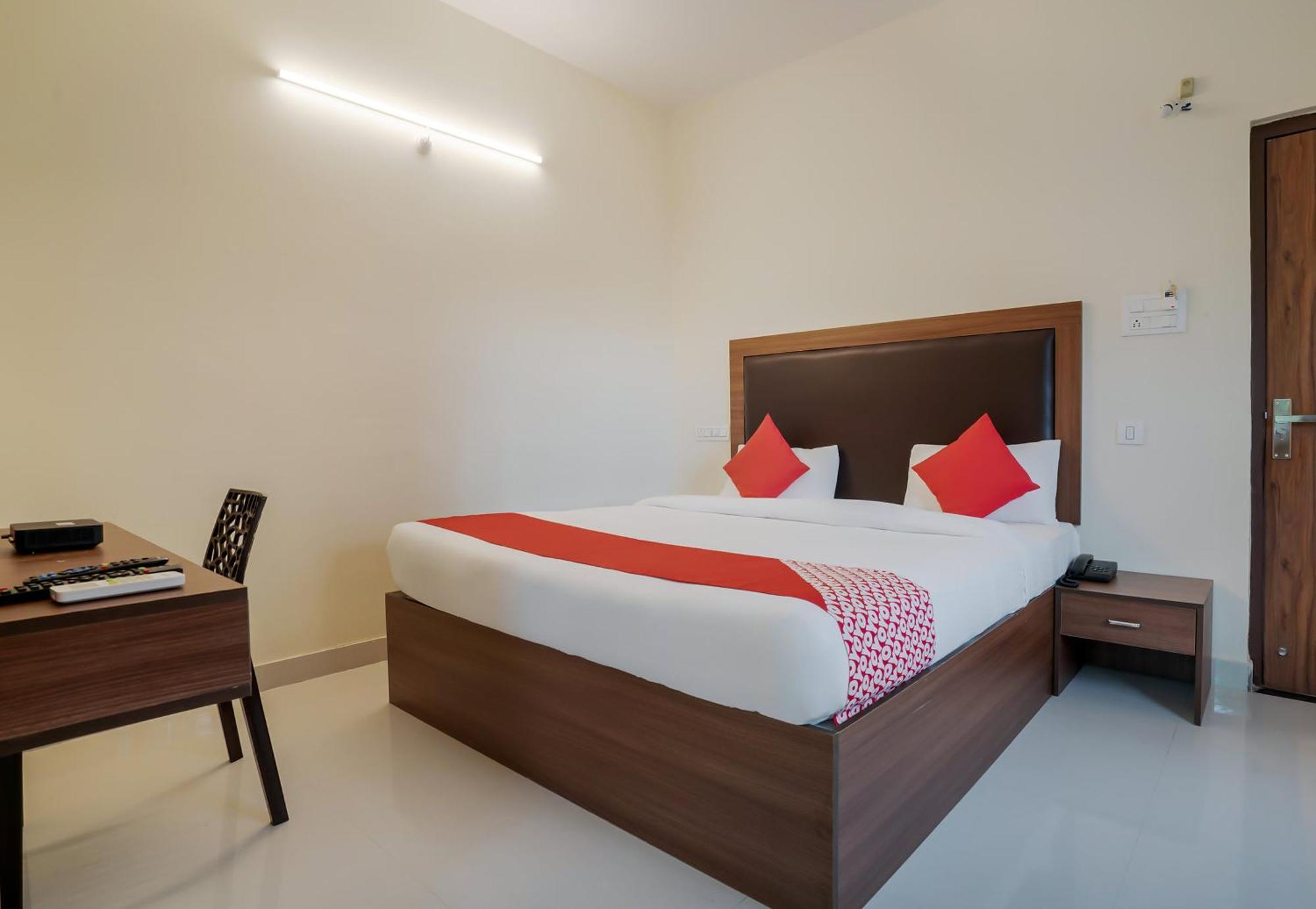 Hotel O Gokul Grand Near Sr Nagar Police Station Haidarábád Kültér fotó